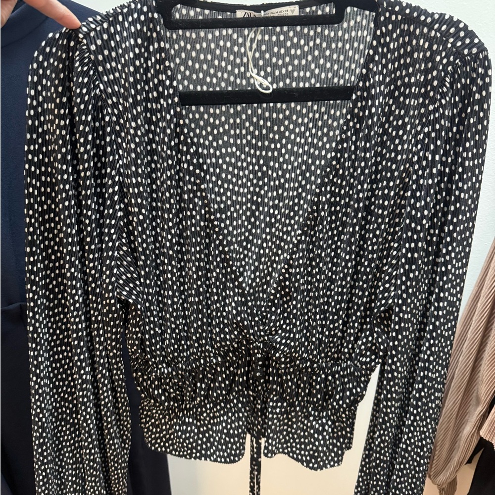 🌝20% Zara Black and White Polka Dot Blouse